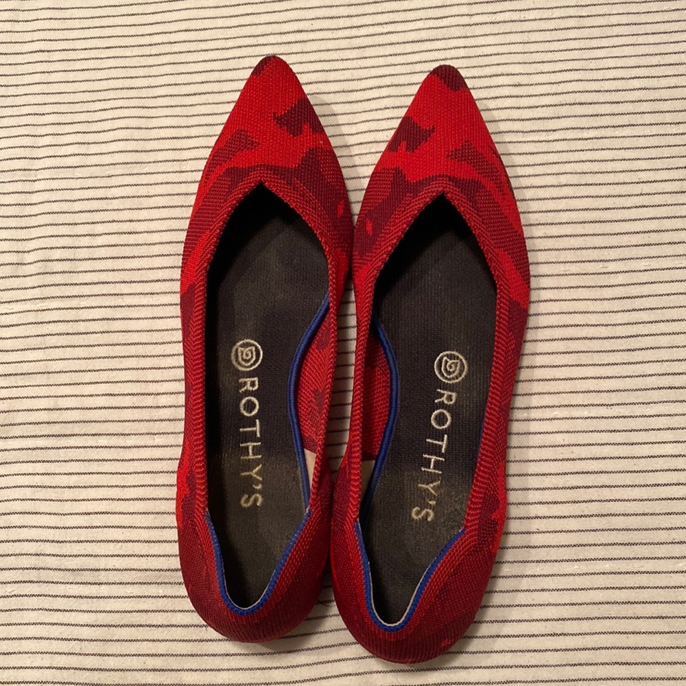 Red camo point toe Rothy’s